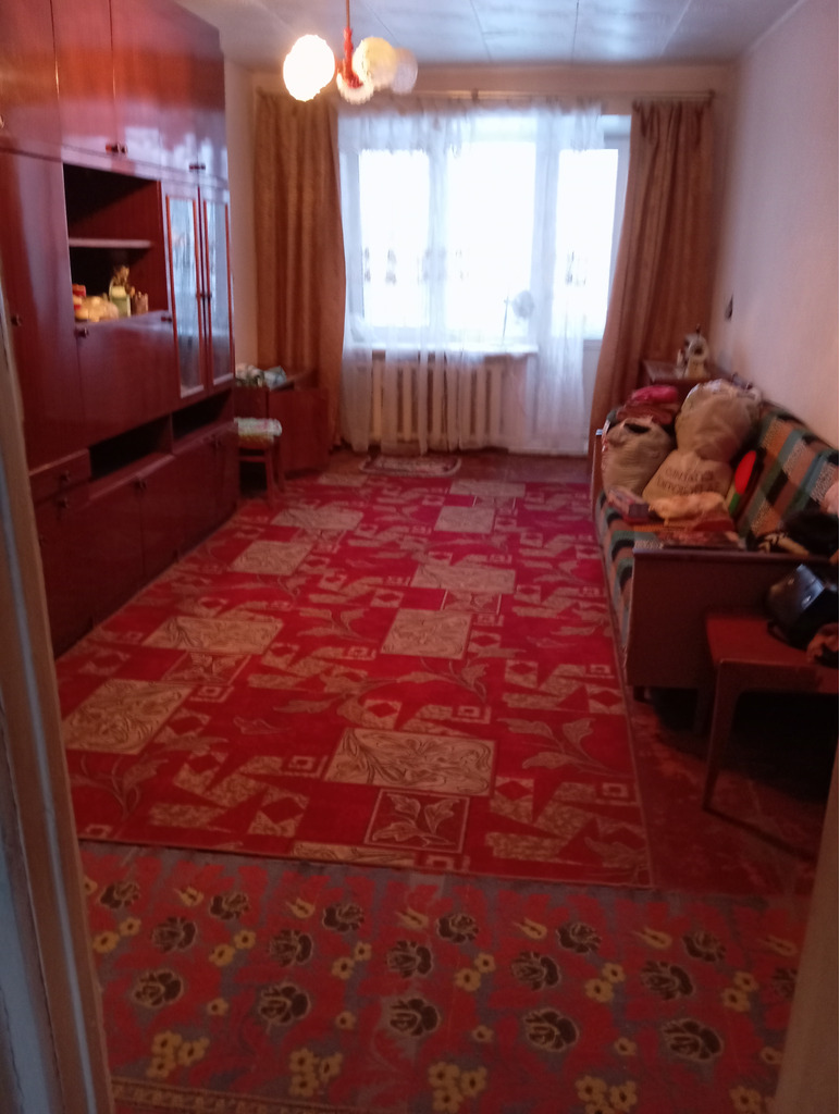 Продам трехкомнатную квартиру