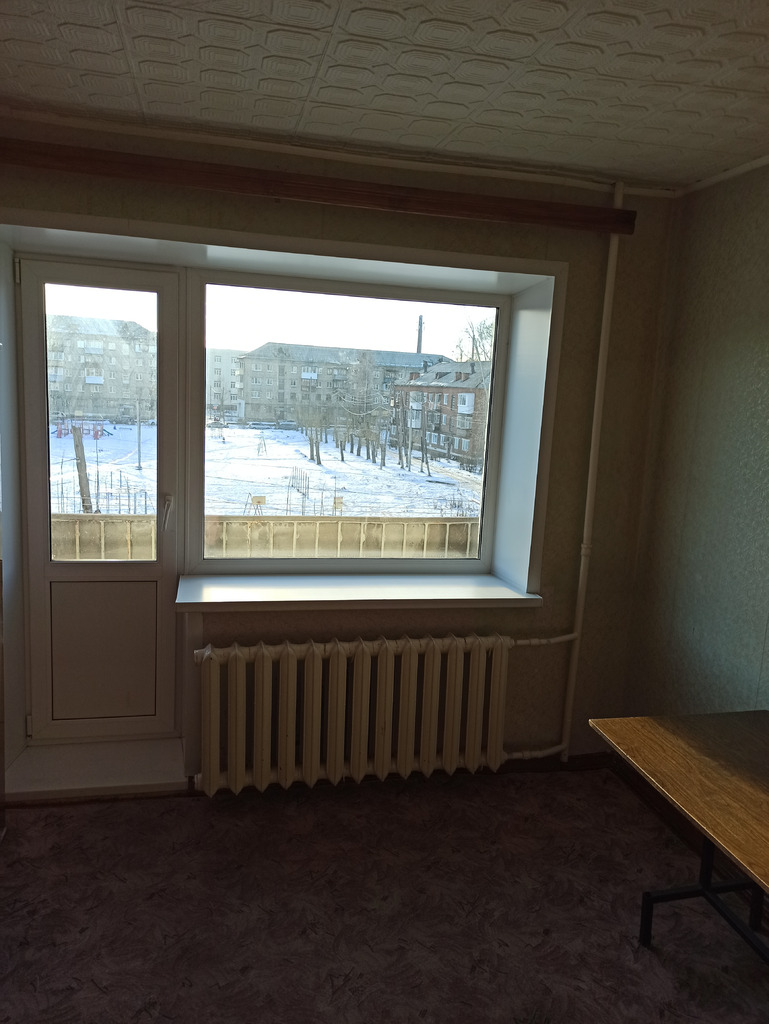 Продам однокомнатную центр