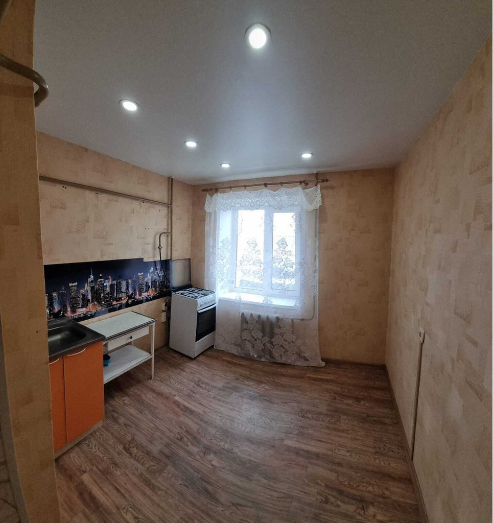 Продам 1-ку с хорошим ремонтом,Центр