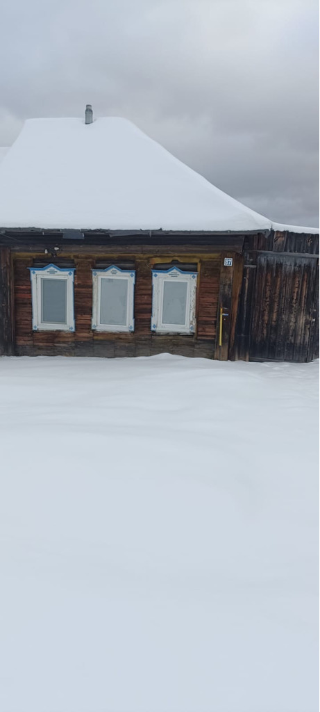 Продается дом под дачу. г.                        Верхняя Тура, ул. Ленина 87. 400.000 торг уместен