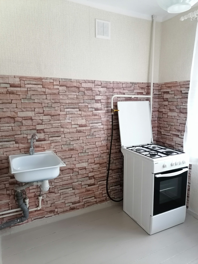 Продам 3-комнатную квартиру по ул. 40 лет октября 1100000 руб