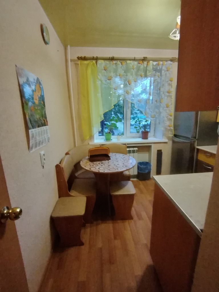 Сдам квартиру на длительный срок все для проживания имеется, у Святогора