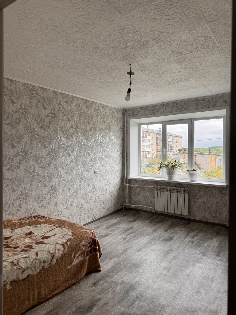 Красноуральск. Сдам 2 комнатную квартиру на длительный срок