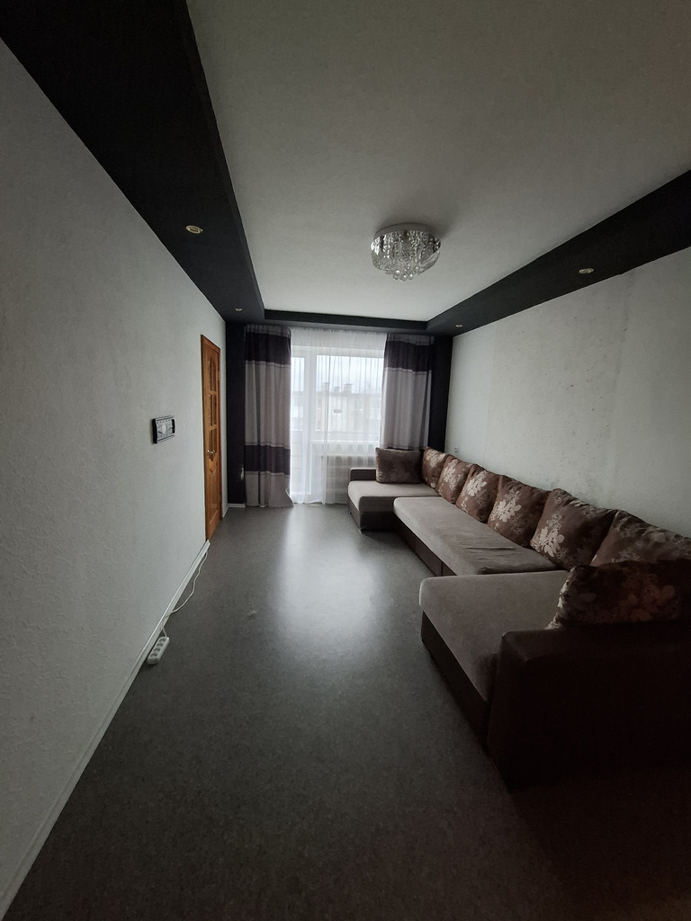 Продам 4 комнатную квартиру